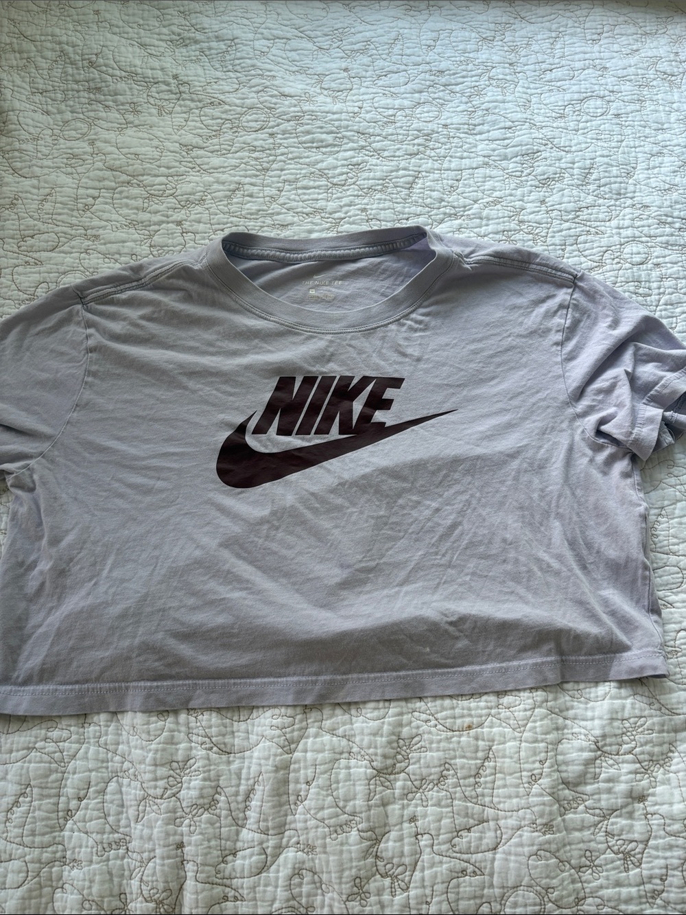 Women’s Nike cropped tee, medium